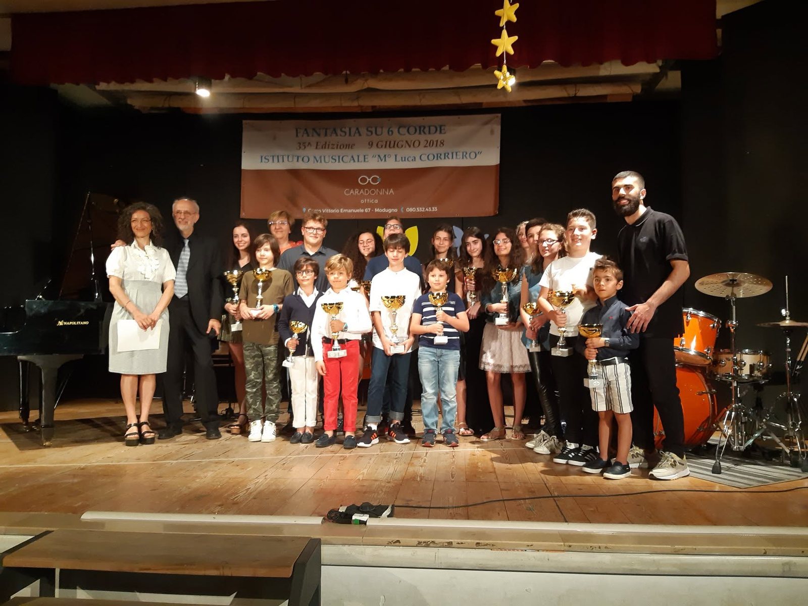Foto di gruppo alla premiazione di fine corso